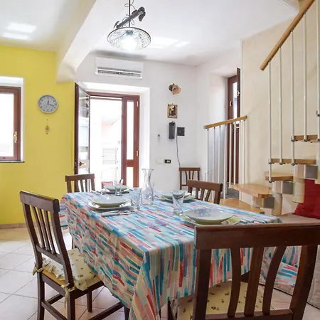 Beautiful In With Kitchen רוקאלומרה